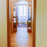 Golden Wood Apartment *